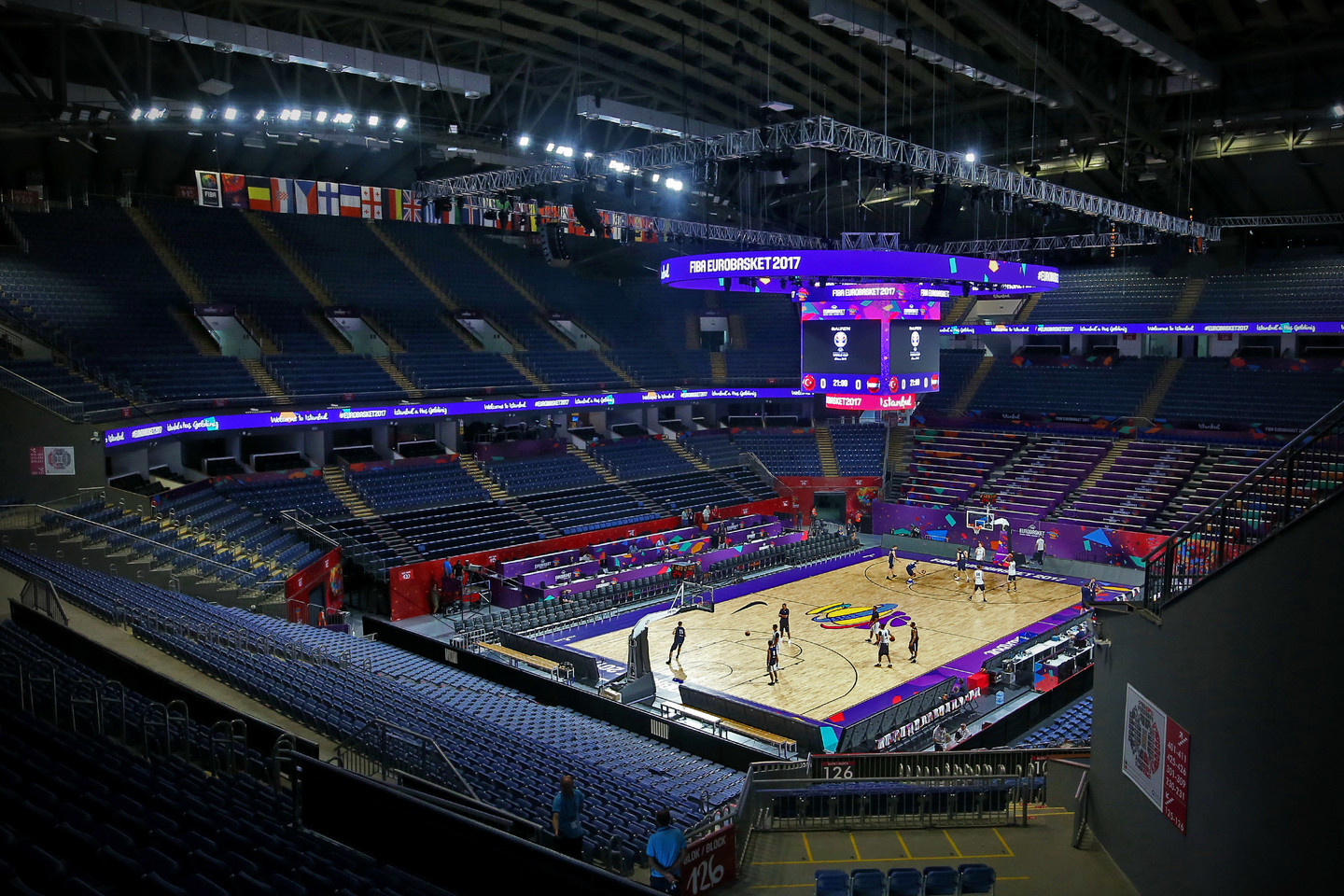  „Sinan Erdem“ arenoje vyks svarbiausi Europos krepšinio čempionato mūšiai.<br> G.Šiupario nuotr.