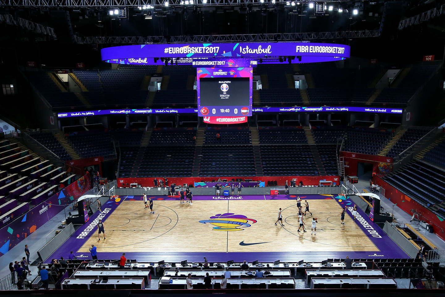  „Sinan Erdem“ arenoje vyks svarbiausi Europos krepšinio čempionato mūšiai.<br> G.Šiupario nuotr.