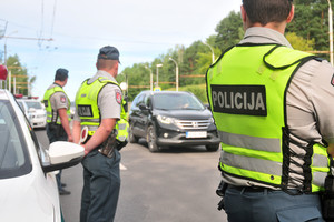 Beveik kaip Amerikoje, bet ne visai – Vilniaus kelių policininkai jau patruliuoja po vieną