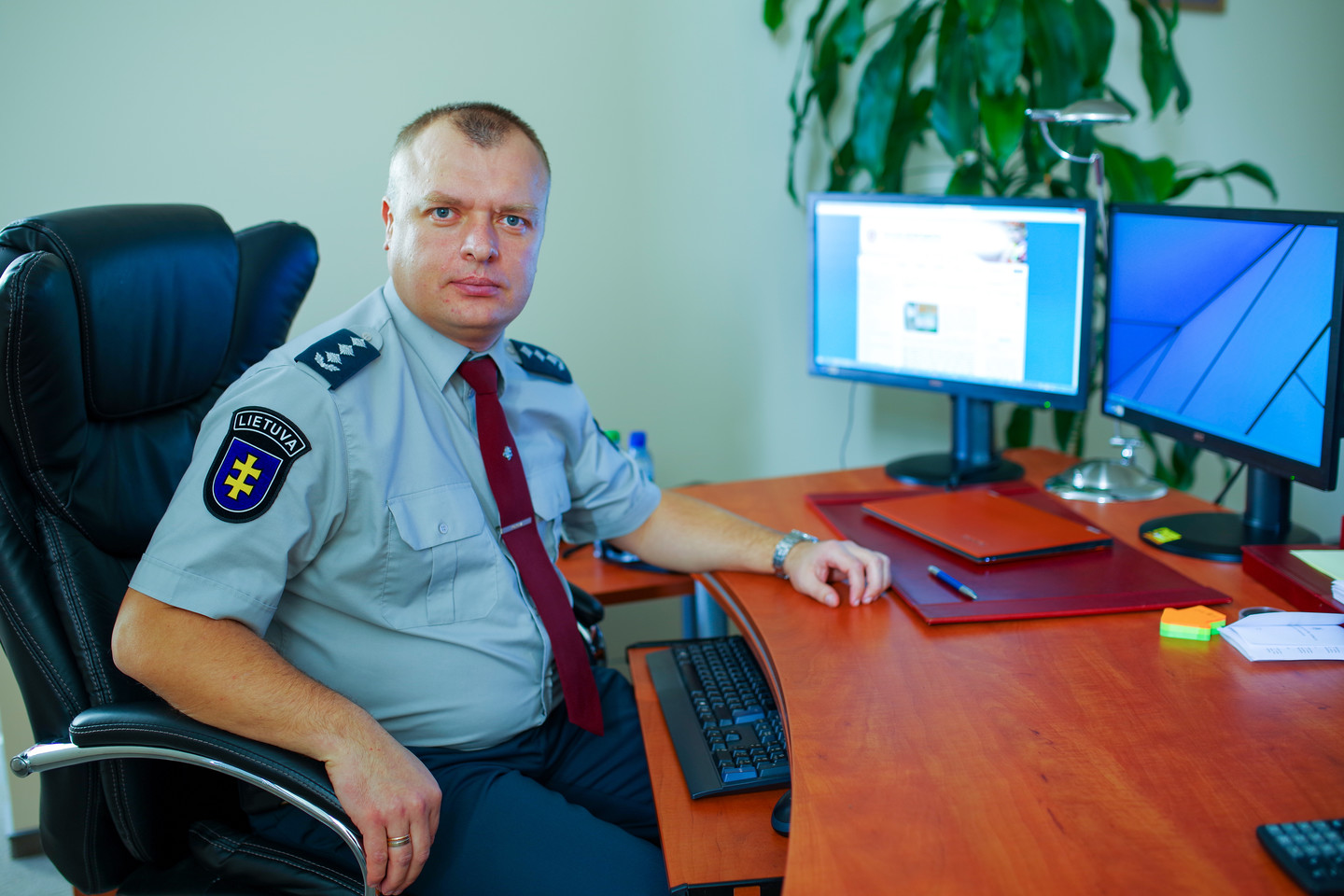  Vilniaus apskrities VPK viršininkas gina nurodymą į gatves išleisti patruliuoti po vieną policininką.<br> V.Ščiavinsko nuotr.