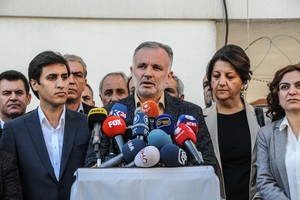 Turkijoje iš areštinės paleista prokurdiškos partijos veikėjas Bilgenas 