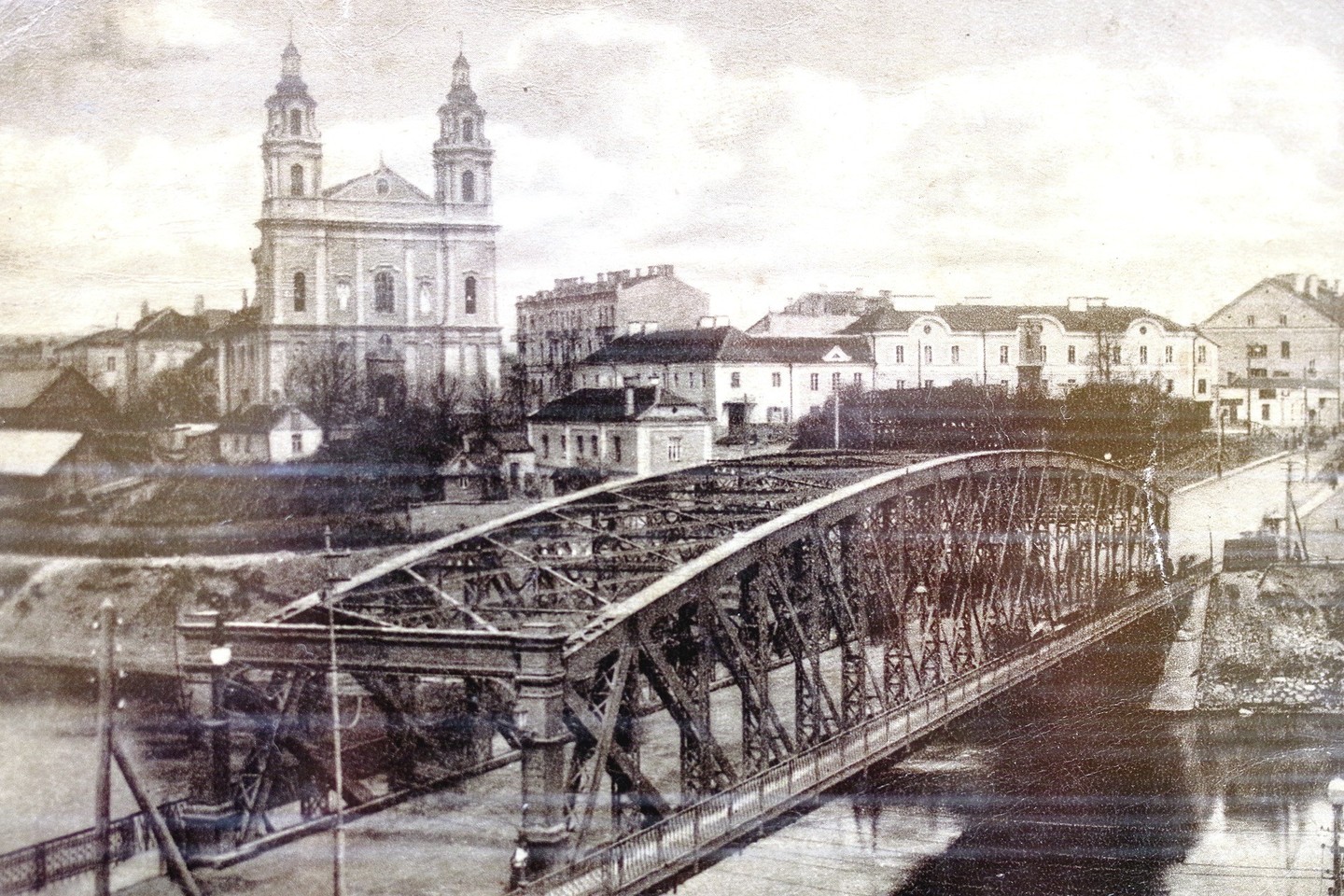 H.Kebeikio surinktoje kolekcijoje – ir sovietinio, ir ankstesnių laikų (nuotr.) Žaliojo tilto atvaizdai.<br>V.Ščiavinsko nuotr.