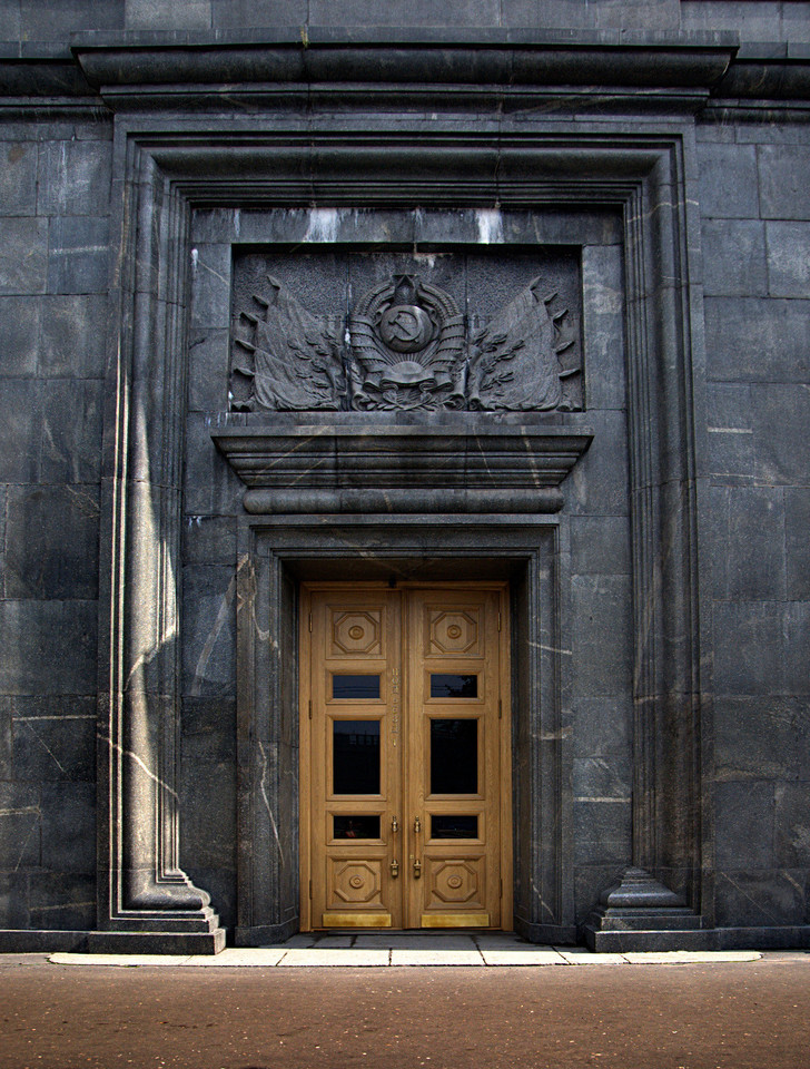 Durys, kurias padegė P.Pavlenskis.<br>„Wikipedia“ nuotr.