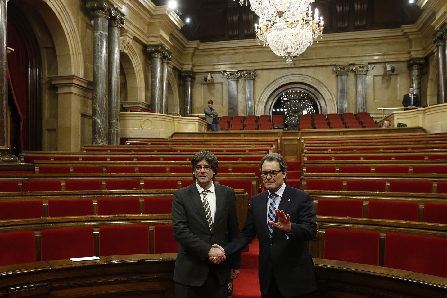 Katalonija ruošiasi spalio 1-ąją balsuoti referendume dėl nepriklausomybės, bet Ispanija į tai numoja ranka. <br>AP nuotr.