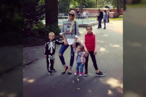 Vita Jakutienė parodė ūgtelėjusią nužudyto mylimojo dukrelę