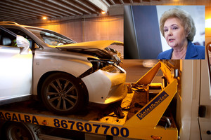 Kristina Brazauskienė tunelyje Vilniuje sudaužė visureigį „Lexus“, prireikė medikų pagalbos