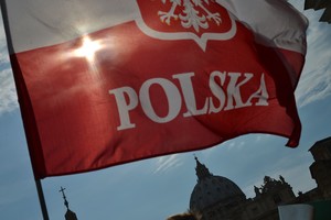 Lenkijos pase – J.Pilsudskio motinos kapo Vilniuje atvaizdas, Lietuva reaguoja su ironija