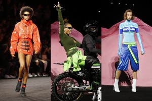 Niujorko madų savaitėje laurus susižėrė aštri Rihannos drabužių kolekcija