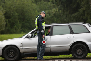 Paaiškino, kaip reiks elgtis vairuotojams dėl jiems ruošiamo naujo sprendimo