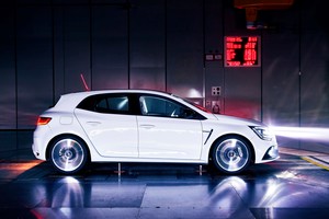 Prancūzai pristatė sportiškąjį „Renault Megane R.S.“