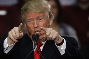 Naujos sankcijos Šiaurės Korėjai yra tik pradžia, įspėja Trumpas 