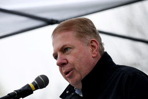 Siatlo meras po penkto pareiškimo dėl seksualinio išnaudojimo nusprendė trauktis