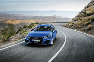 „Audi“ pristatė naująjį „RS 4 Avant“  – tokios galios iš universalo nesitikėtumėte