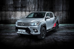 „Toyota“ Frankfurte pristatė „nenugalimą“ visureigį „Hilux“