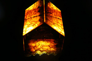 Didžiausią stiklo skulptūrų parodą Lietuvoje nušvietė įspūdingi lazerių projektoriai