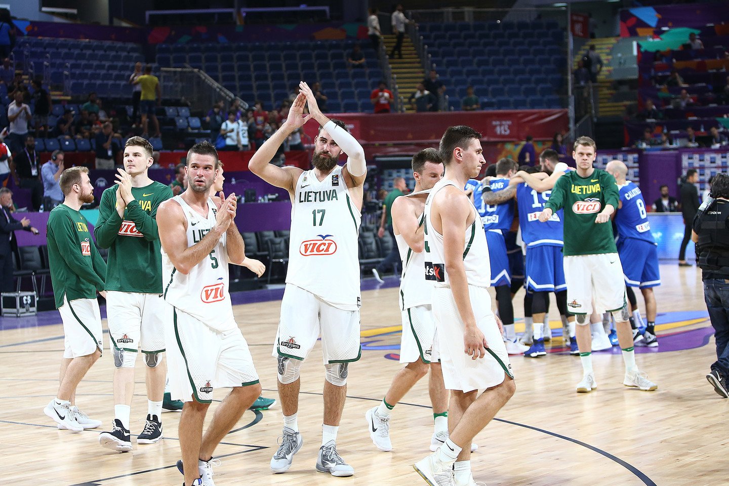  Lietuvos krepšininkai vos tik baigę čempionatą išsukbėjo ruoštis klubiniam sezonui<br> G.Šiupario nuotr.