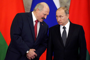 „Zapad“: visus apstulbinęs Aliaksandro Lukašenkos sprendimas ir sudužęs bombonešis