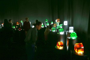 Stiklo stebukladarių pora skraidina publiką į Marsą