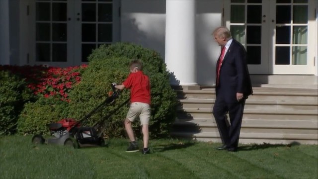 Kuriozinė situacija: berniukas taip dirbo, kad ignoravo Donaldą Trumpą