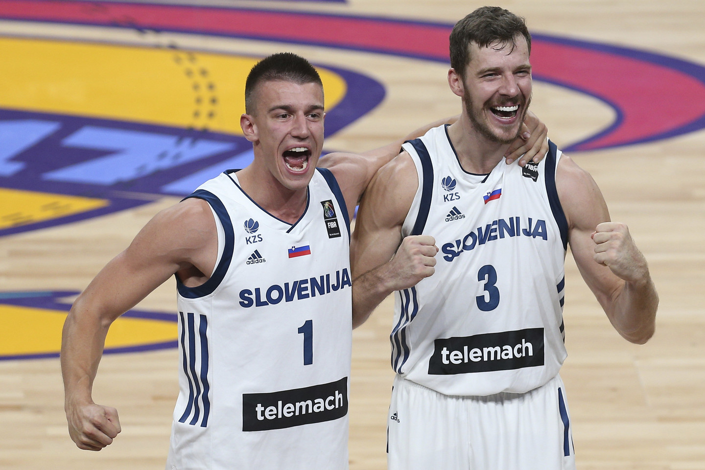  Slovėnijos ir Serbijos rinktinės kovojo dėl Europos čempionato aukso.<br> AP nuotr.