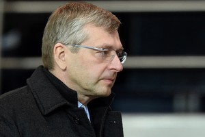 Į Kipro pasų skandalą įklimpo ir diktatoriaus pusbrolis, ir D. Trumpo dvarą pirkęs oligarchas
