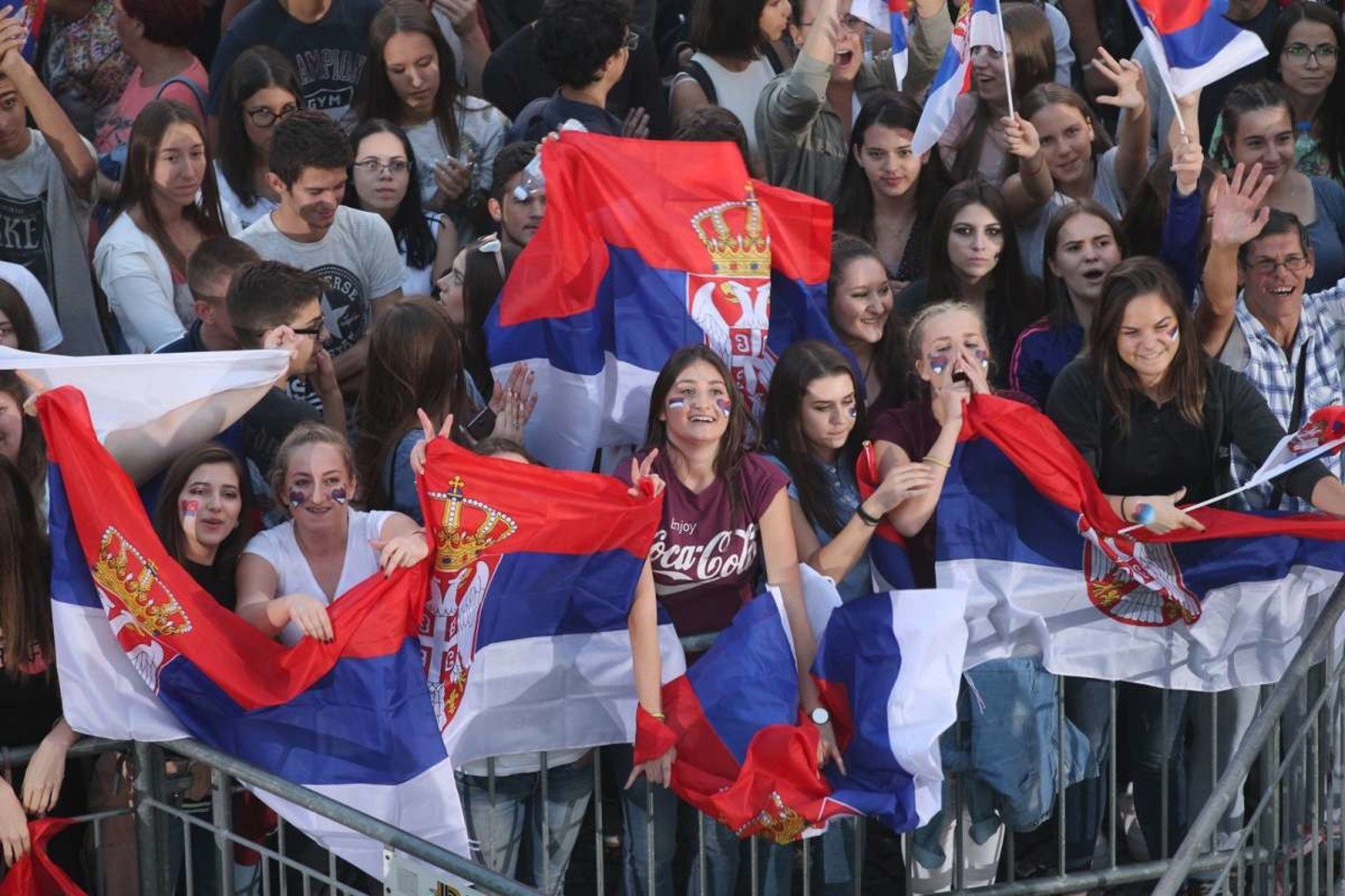  Serbijos rinktinė Belgrade sutikta lyg čempionė.<br> kss.rs
