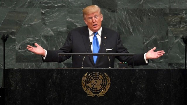 Donaldas Trumpas negailėjo griežtų grasinimų Šiaurės Korėjai