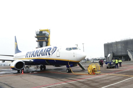 Sunkiai paaiškinamas „Ryanair“ sprendimas sujaukė daugelio planus