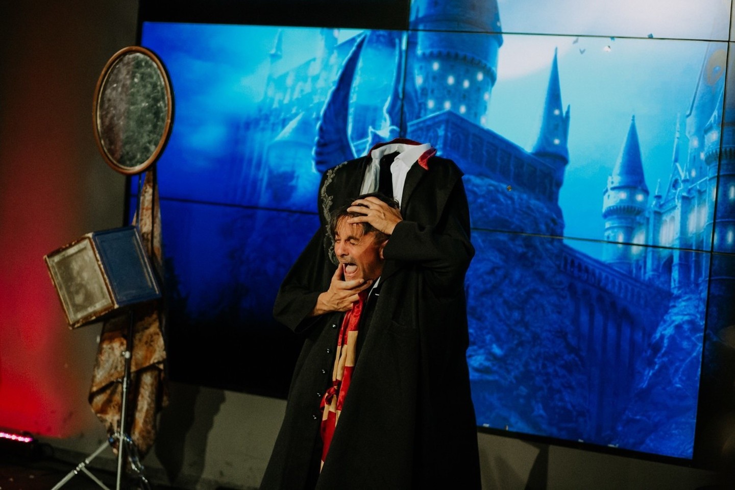 Mantas Wizard tapo tarptautinio iliuzionistų konkurso žiuri nariu.<br>Organizatorių nuotr.