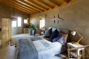 Tai ne pokštas: 5 eurai už naktį su  maistu, gėrimais bei vakarus su gyva muzika