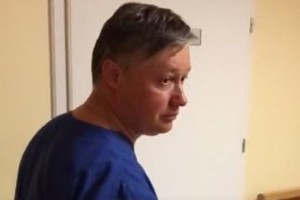 Po skandalingo įrašo Santaros klinikų chirurgas atleistas iš pareigų