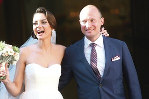 Dainininkė su vyru politologu ryžosi  paragauti emigrantų duonos