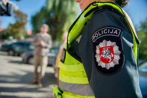 Lygių galimybių kontrolieriaus tarnyba tirs, ar vyrai policijoje gali patruliuoti po vieną 