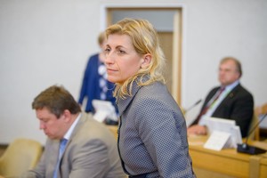 Į kultūros ministrę Lianą Ruokytę-Jonsson skrieja kritikos strėlės