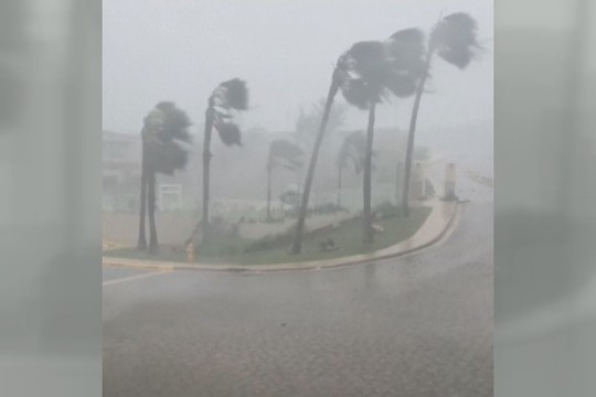 Uraganas „Maria“ be elektros paliko visą Puerto Riką