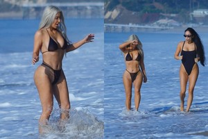 Kim Kardashian atkirtis už kritiką dėl celiulito – nepriekaištingos kūno linijos 