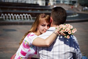 Sužinojusi apie mirtiną ligą moteris metė vyrą ir grįžo pas pirmąją meilę