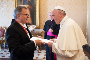 Lietuvos ambasadorius prie Šventojo Sosto įteikė skiriamuosius raštus Popiežiui Pranciškui 