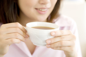 Metus gėrė vandenį su medumi: rezultatas privertė išsižioti