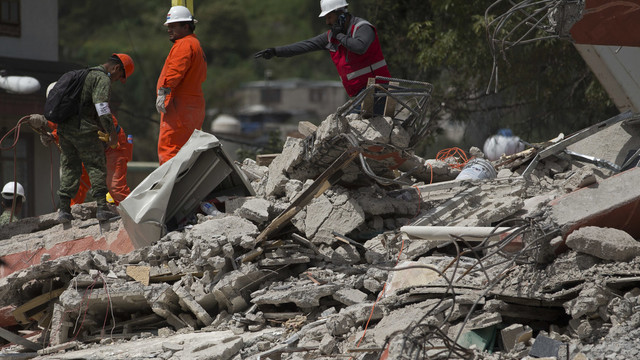 Galingas žemės drebėjimas Meksikoje pasiglemžė ir užsieniečių gyvybes
