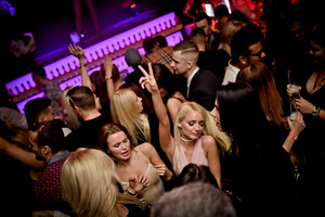 „Mojo Lounge“ vakarėlis: seksualios merginos ir karšti vaikinai