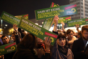 Vokiečiai protestuoja prieš dešiniųjų radikalų patekimą į parlamentą