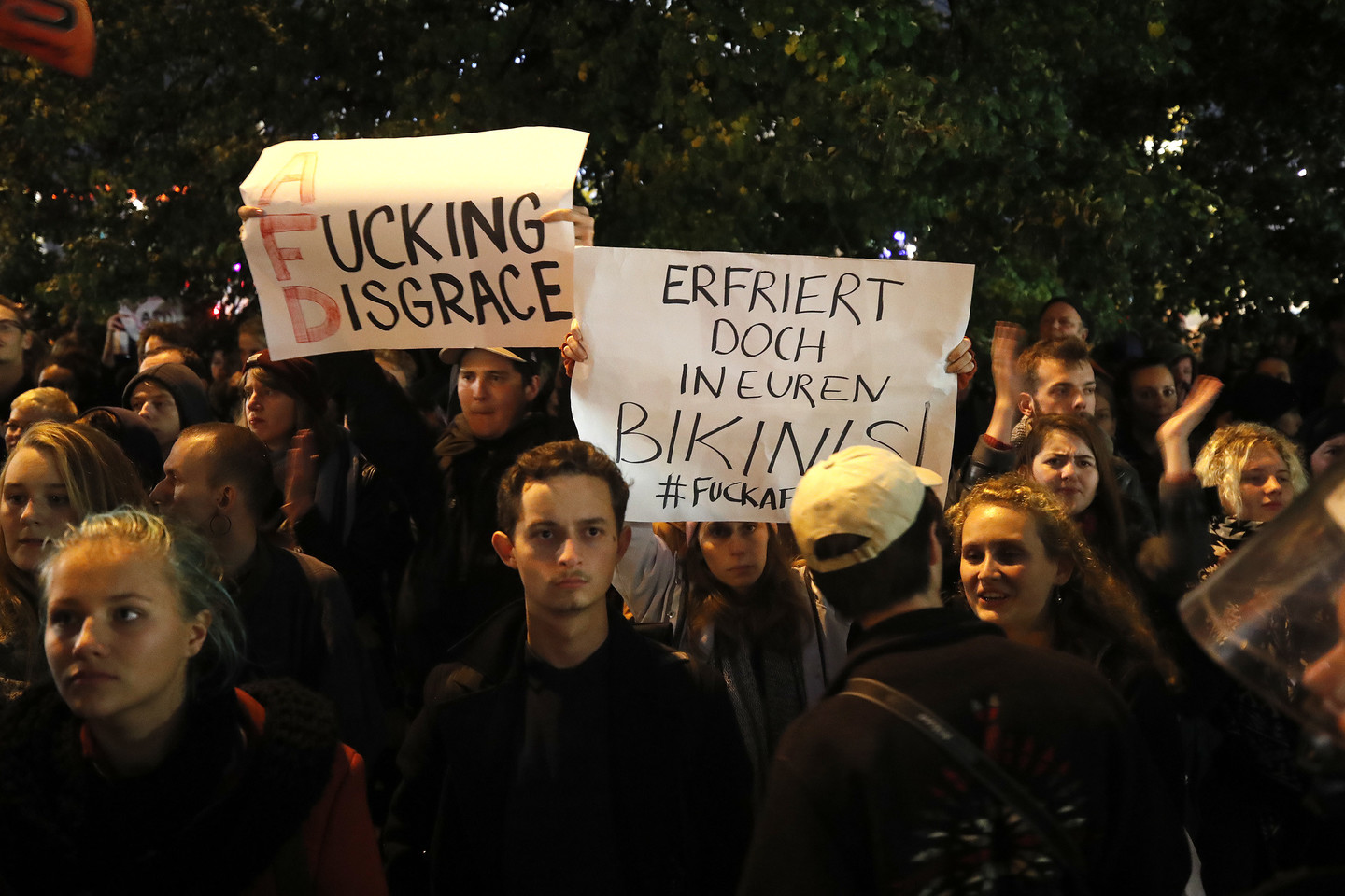Vokietijoje vyko protestai prieš pirmąkart į parlamentą patekusią krašutinių dešiniųjų partiją „Alternatyva Vokietijai“.<br> AFP/Scanpix nuotr.