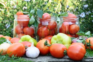 Konservuoti pomidorai: trys lengviausi receptai