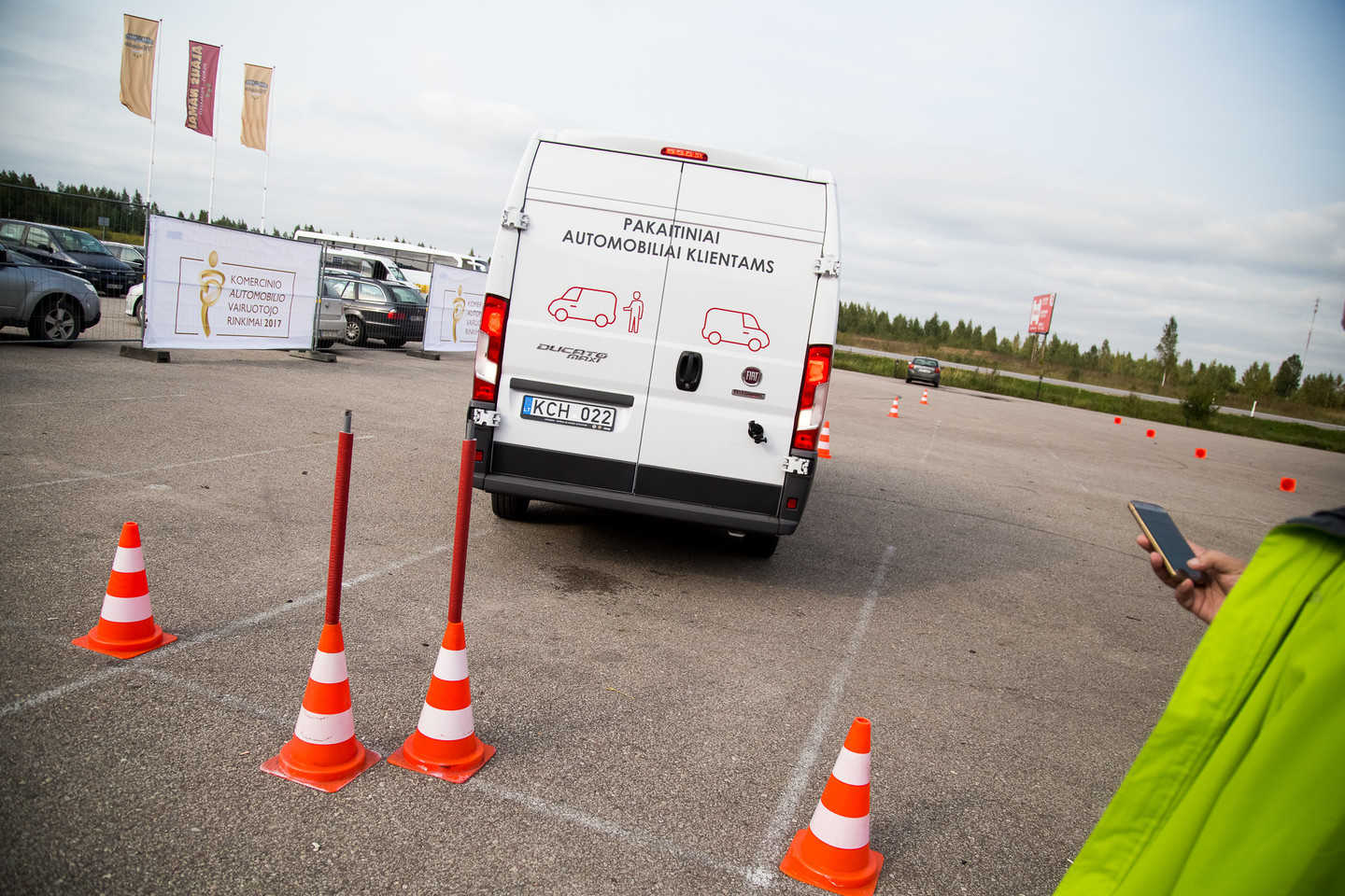Dėl teisės vadintis geriausiu Lietuvos komercinio transporto vairuotoju varžėsi 25 dalyviai.<br>Organizatorių nuotr.