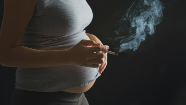 Kaip rūkymas ir alkoholio vartojimas nėštumo metu gali atsiliepti kūdikiui?