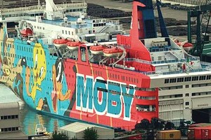 Slaptas Ispanijos ginklas: policininkai laive laukia katalonų referendumo