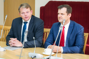 Kadaise raumenis rodę kairieji virsta šaltiena