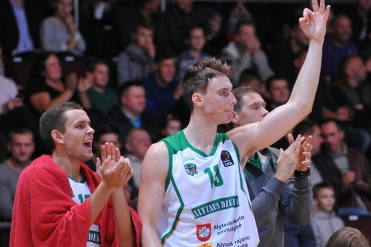 „Dzūkija“ paliko „Vytautą“ be pergalių