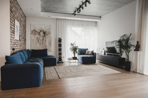 Šešių asmenų šeima įsikūrė įspūdingame name Bajoruose